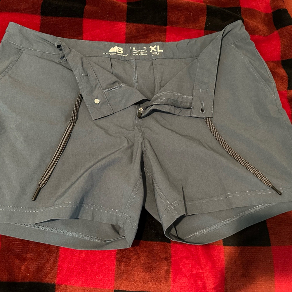 Belong design women’s 5 inch shorts